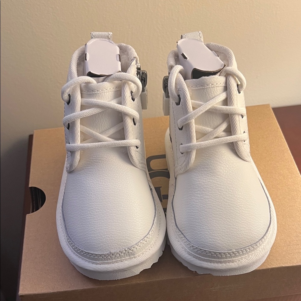 UGG Kids Cream Lace-Up Boots